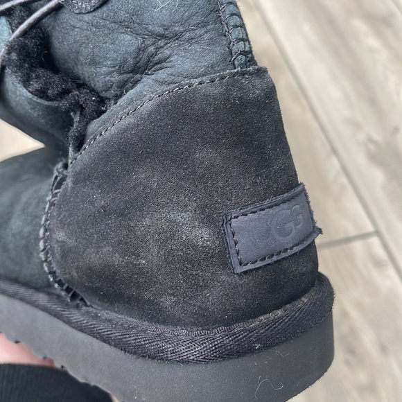 UGG® 'Bailey Button Triplet II' Boot Women Size 9 - Picture 10 of 10